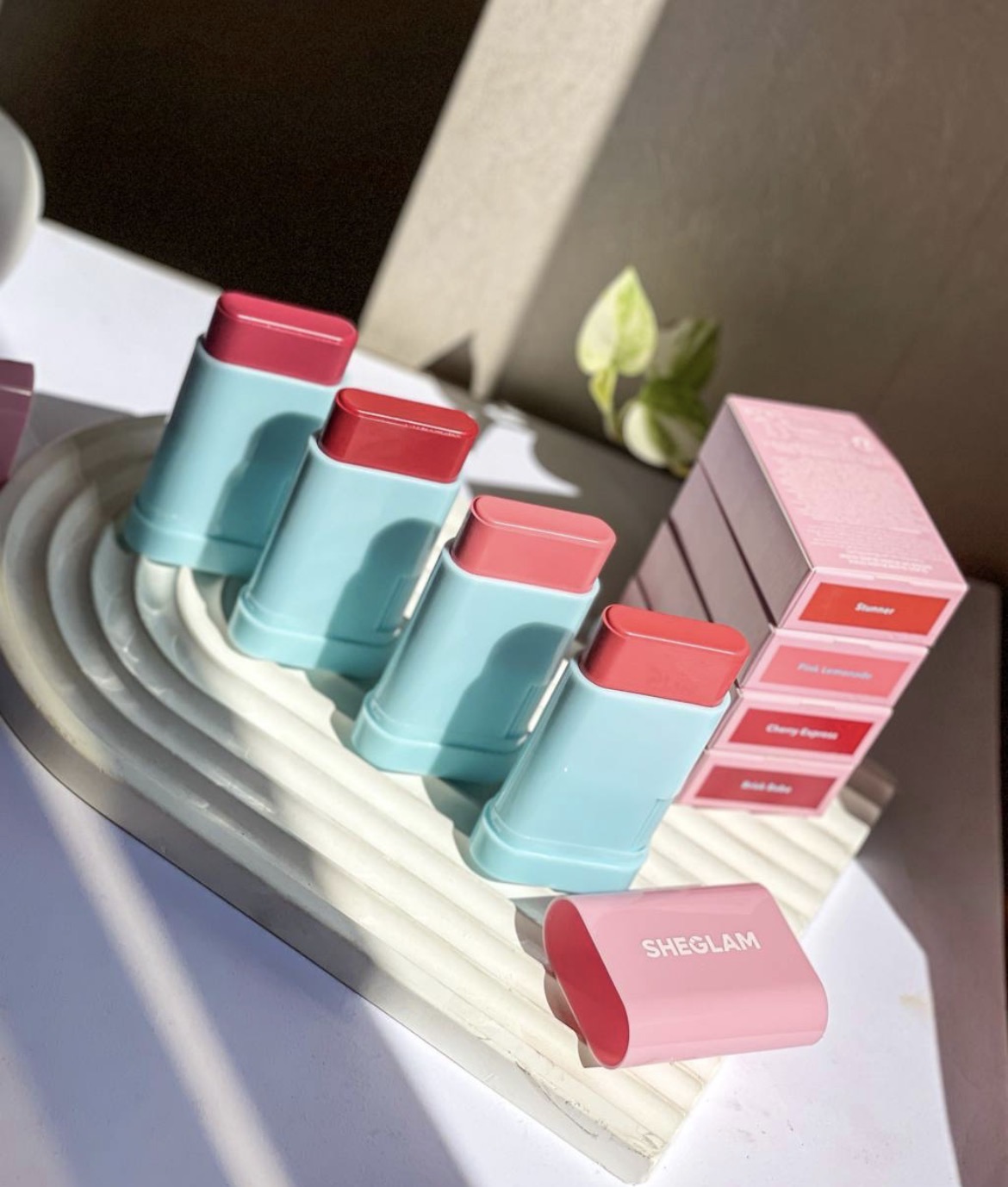 رژگونه استیکی گلاس گلو Glass Glow Blush Stick ش_یک__lam