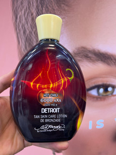 لوسیون سولاریوم ادهاردی مدل فلفلی ed hardy hot bronze